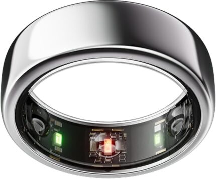 Oura Ring Gen3 Horizon in silver finish with visible heart rate and SpO2 sensors